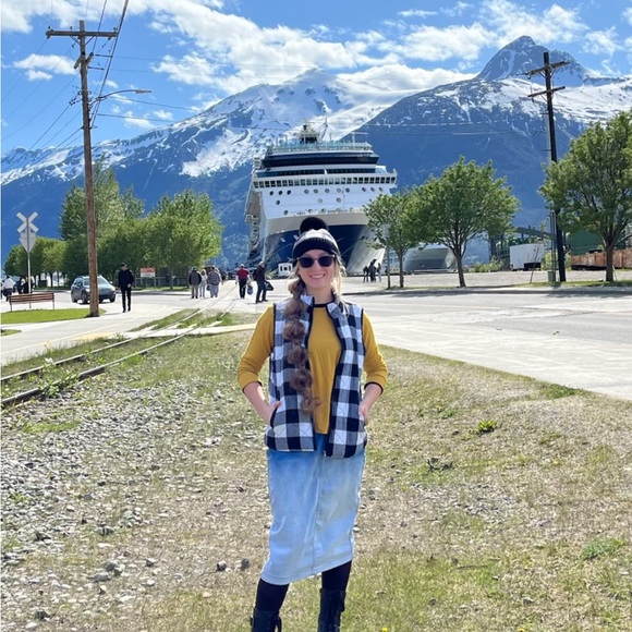 Meet your Posher, Grace Moore👋🏼 - Picture 10 of 14